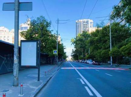 Сiтiлайт B у Києві, 1.2x1.8  Жилянська вул., 68 Фото 1