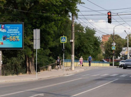 Видеоборд B в Черновцах, 2.3x3.14  Руська вул., 77 (розширення 480х336) - 655338 фото 1