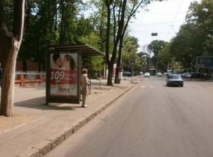 Сiтiлайт B у Одесі, 1.2x1.8  Успенська вул., 2 - Леонтовича вул. (Белінського вул.) (остановка) Фото 1