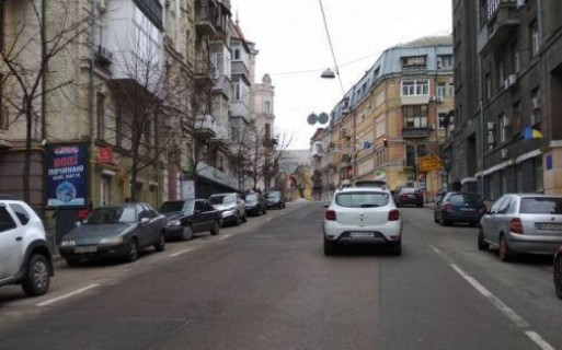 Сiтiлайт B у Києві, 1.2x1.8  Олеся Гончара вул., 22 Фото 1