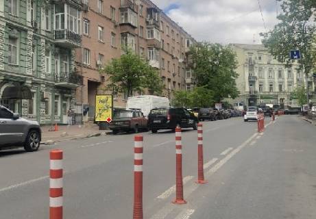 Бэклайт A в Киеве Шота Руставелі вул., 30 фото 1