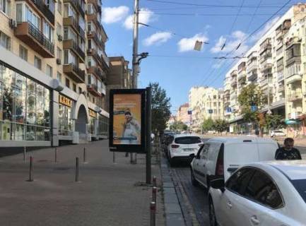Билборд A в Киеве, Нестандарт  Велика Васильківська вул., 56 (зворотній бік екрану) фото 1