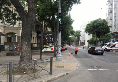 Бэклайт A в Одессе Троїцька вул., 30 - Рішельєвська вул., 29 фото 1