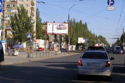 Призма B в Васильевке Миру просп. - Будівельників вул., (№2) (призма) - 427630 фото 1