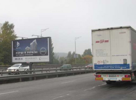 Призматрон, Призма A у Києві, 3x6  Промислова вул., Південний міст; №1 (у напрямку Деміївської площі) - 654085 Фото 1