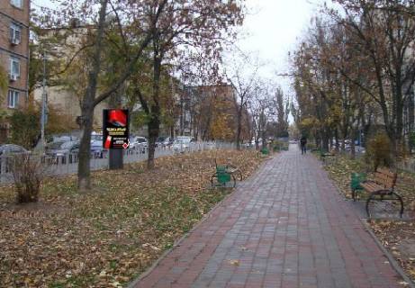 Бэклайт B в Киеве Марії Приймаченко бульв., 5 фото 1