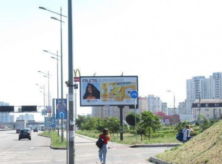 Призма A в Киеве, 3x6  Миколи Бажана просп. - Бориса Гмирі вул., 1 - 652103 фото 1