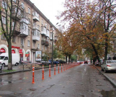 Сiтiлайт B у Києві, 1.2x1.8  Лейпцизька вул., 6/8 Фото 1