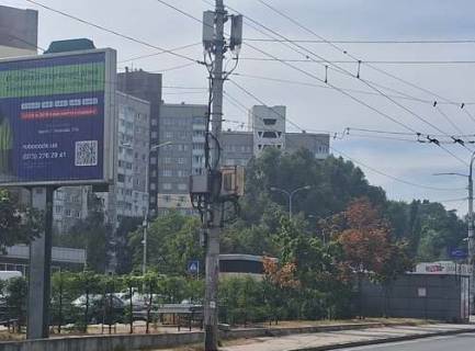 Призма B в Киеве, 3x6  Академіка Глушкова просп., 31а - 478129 фото 1