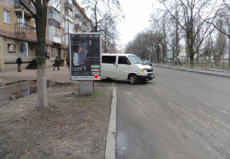 Бэклайт B в Чернигове Миру просп., 37 фото 1