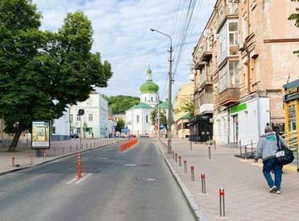 Ситилайт B в Киеве, 1.2x1.8  Хорива вул., 8 фото 1
