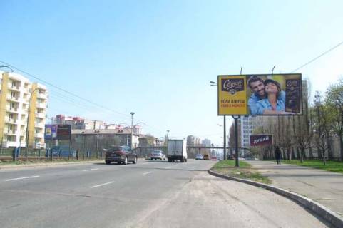 Билборд A в Васильевке, 3x6  Космонавта Комарова просп., 1-3 фото 1