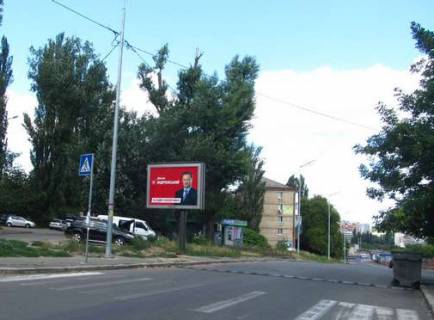 Бэклайт B в Киеве, 2.3x3.14  Юліуса Фучика вул., 10, навпроти фото 1