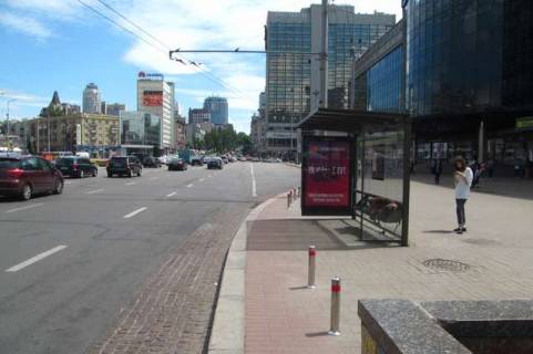 Бэклайт A в Киеве, 1.2x1.8  Перемоги пл., 3 біля ТЦ "Україна" фото 1