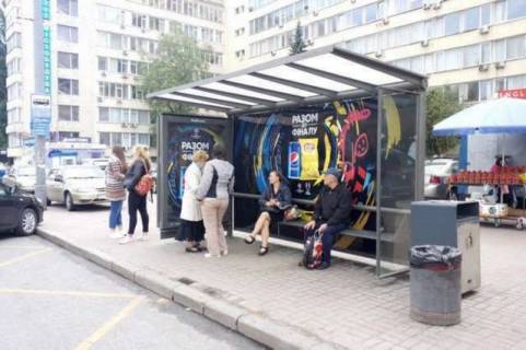 Билборд A в Васильевке, Нестандарт  Лесі Українки бульв., 26 площа навпроти ЦВК України, ліворуч -зупинка громадського транспорту (брендування) фото 1