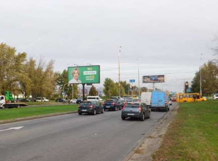Призматрон, Призма A у Києві, 3x6  Бандери Степана просп. (Московський просп.), 17 (у напрямкуОлени Теліги) - 651612 Фото 1