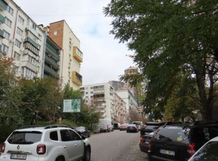 Скроллер A в Киеве, 2.3x3.14  Володимиро-Либідська вул., 16  - 654272 фото 1