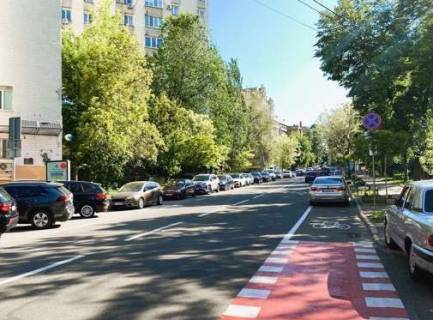 Ситилайт B в Киеве, 1.2x1.8  Олеся Гончара вул., 52 фото 1
