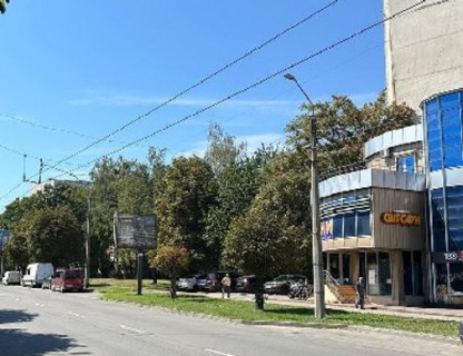 Скролер, Скрол A у Чернівцях, 2.3x3.14  Сергія Скальда вул., 10 - 658162 Фото 1