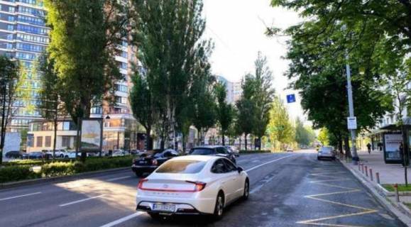 Скроллер A в Киеве, 1.2x1.8  Лесі Українки бульв., 14 - 478488 фото 1