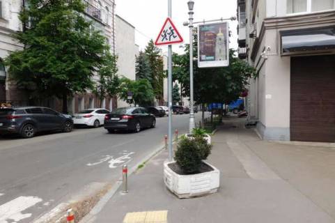 Беклайт A у Києві, 1.2x1.8  Рейтарська вул., 26 - Олеся Гончара вул., 14 Фото 1