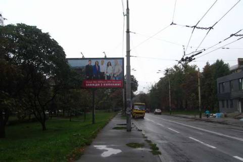 Билборд B в Васильевке, 3x6  Вишгородська вул., 24 фото 1