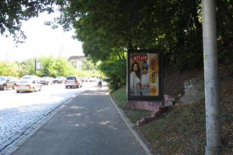 Бэклайт A в Киеве, 1.2x1.8  Володимирський узвіз, (зелена зона) №12 фото 1