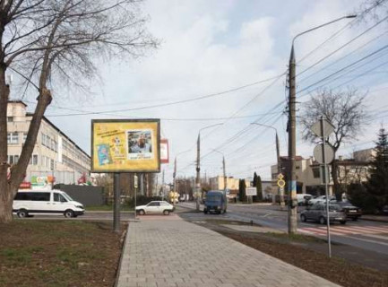 Скроллер B в Черновцах, 2.3x3.14  Головна вул, 204Б - 658170 фото 1