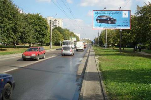 Билборд A в Львове, 3x6  Гетьмана Мазепи вул., 18 (від центру) фото 1