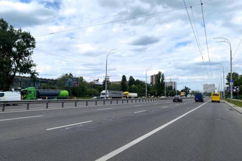 Билборд B в Киеве, 3x6  Академіка Глушкова просп., 12а фото 1