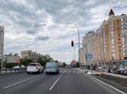 Призма B в Киеве, 3x6  Володимира Івасюка просп. (Героїв Сталінграда просп.), 4а - 478170 фото 1