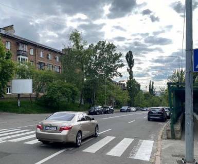Бэклайт B в Киеве, 2.3x3.14  Джона Маккейна вул., 18 фото 1