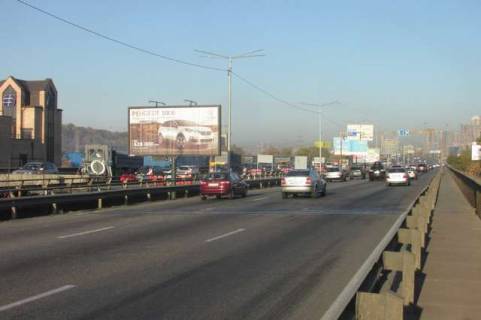 Призматрон, Призма A у Василівці, 3x6  Промислова вул., Південний міст; №3 (у напрямку Деміївської площі) - 421374 Фото 1