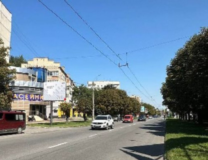 Скроллер B в Черновцах, 2.3x3.14  Сергія Скальда вул., 10 - 658179 фото 1