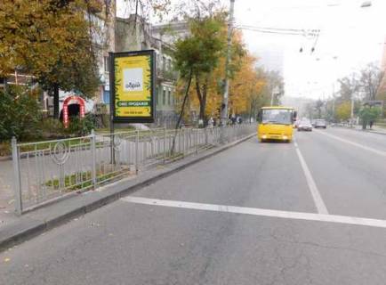 Ситилайт B в Киеве, 1.2x1.8  Іллєнка Юрія вул., 10 фото 1