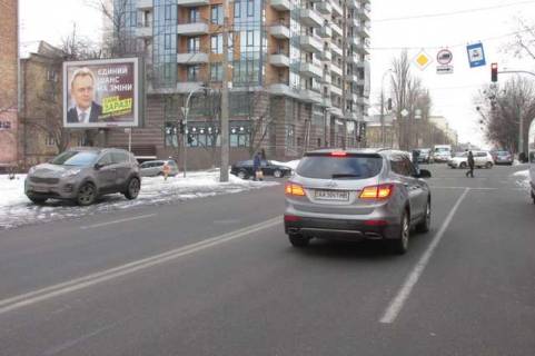 Ситилайт B в Киеве Джона Маккейна вул., 28/25 фото 1