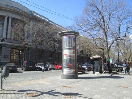 Ситилайт A в Одессе, 1.2x3.6  Дерибасівска вул. - Рішельєвська вул., 4 фото 1
