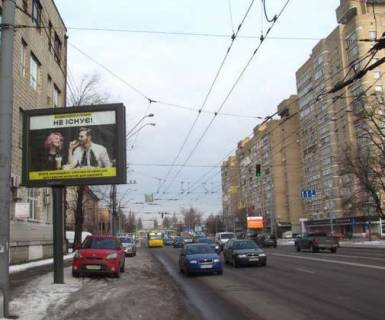 Беклайт B у Києві, 2.3x3.14  Довженка вул., 3 Фото 1