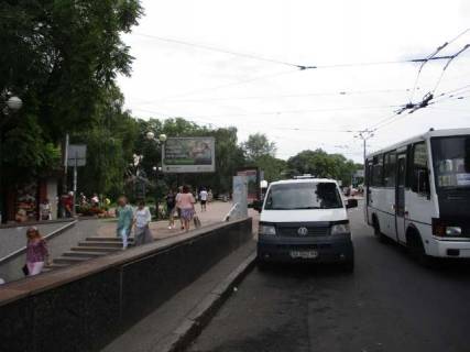 Сiтiлайт B у Одесі, 1,2х1,8  Привокзальна пл., 3 (2,23х3,06) Фото 1