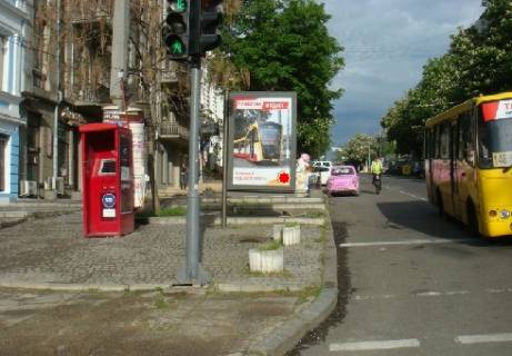 Бэклайт B в Одессе Буніна вул., 17 фото 1