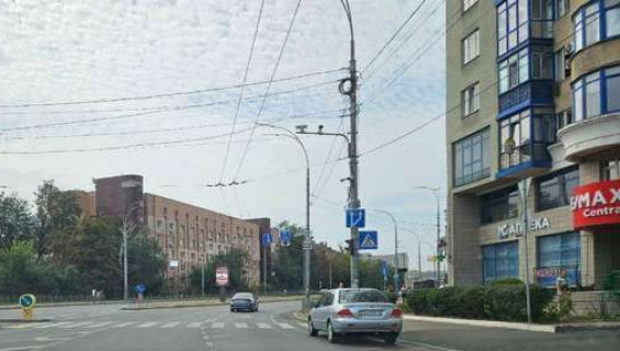 Видеоборд A у Києві, 1.2x1.8  Алмазова Генерала вул. (Кутузова вул.), 43 - Цитадельна вул.,  (розширення 400х560) (у напрямку Лесі Українки бульв.) - 656380 Фото 1