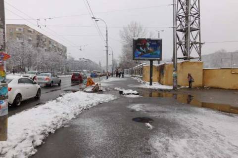 Ситилайт A в Киеве, 1,2х1,8  Кирилівська вул., напроти буд.126 фото 1