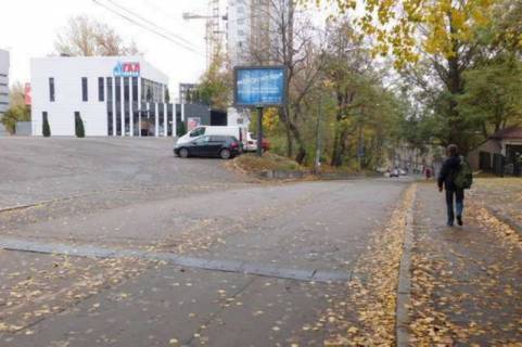 Скроллер A в Киеве, 2.3x3.14  Загорівська вул., 17/21 - 166331 фото 1