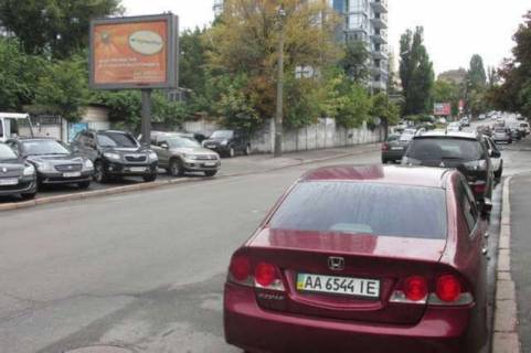 Ситилайт B в Киеве, 1,2х1,8  Джона Маккейна вул., 5  фото 1