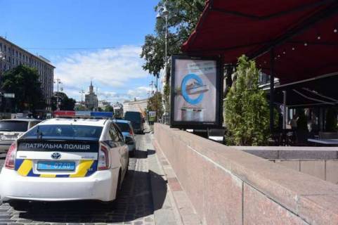 Скроллер A в Киеве, 1.2x1.8  Європейська пл. - Хрещатик вул., навпроти буд.№6 - 167449 фото 1