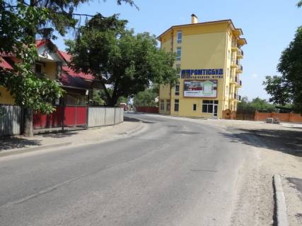 Билборд A в Черновцах вул. Мирогродська, 8 фото 1