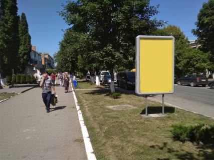 Ситилайт A в Волочиске, 1,2х1,8м.  вул. Незалежності, 17 фото 1