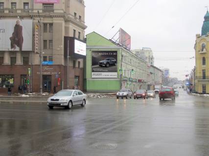 Билборд A в Харькове, 6,0х6,0м  Університетська вул., 31 + Павлівська пл. фото 1