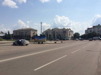 Билборд B в Коростене КОРОСТЕНЬ Вул. Грушевского, АТБ ЦЕНТР міста фото 1