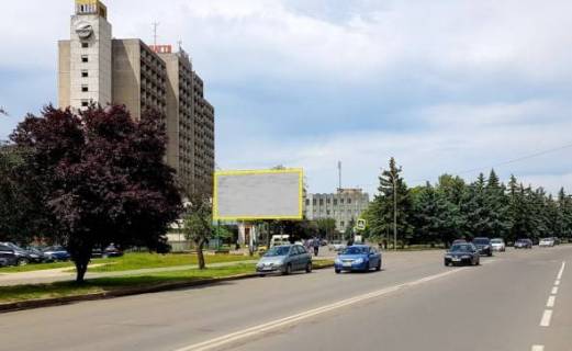 Билборд B в Ужгороде, 3x6  пр. Свободи 46 фото 1